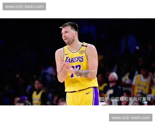 东契奇詹姆斯里夫斯三持球点 湖人关键时刻进攻选择多样性